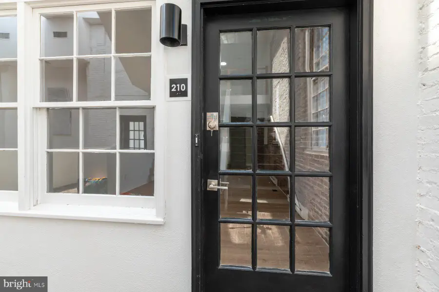 207 S Patrick Street #Unit 210, Alexandria, VA 22314 - #2