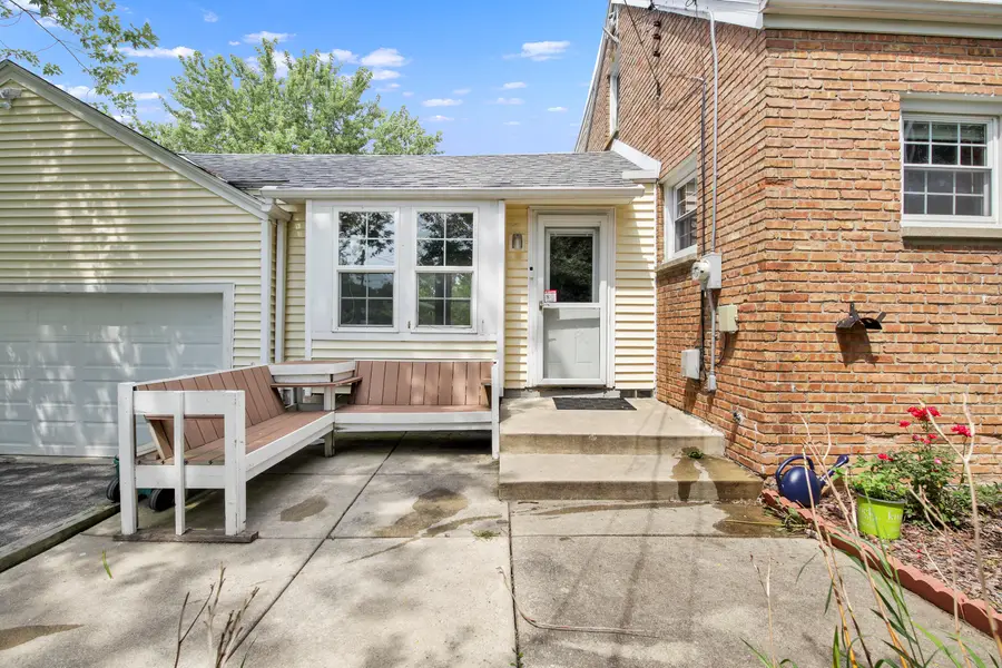 4100 W Edgerton Ave, Greenfield, WI 53221 - Image #2