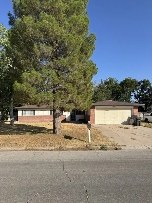 1508 S Country Club Cir, Carlsbad, NM 88220