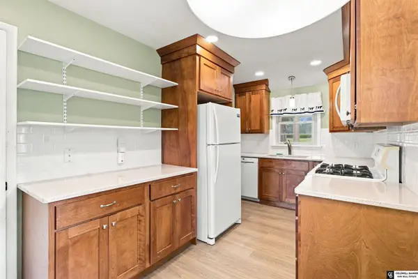 4025 J Street, Lincoln, NE 68510