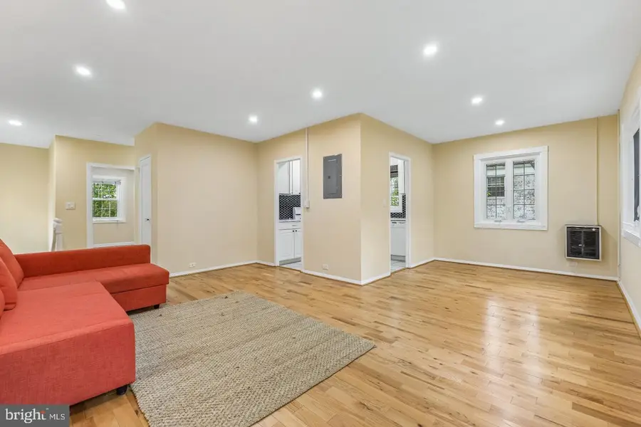1024 Valley Drive, Alexandria, VA 22302 - #2