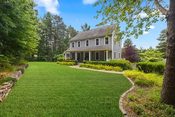 14 Grove St, Kingston, MA 02364