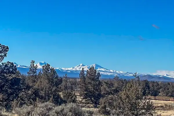 3660 SW Parrish Lane, Powell Butte, OR 97753