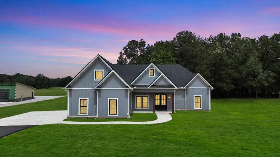 887 Ovoca Lake Rd, Tullahoma, TN 37388 - Image #2