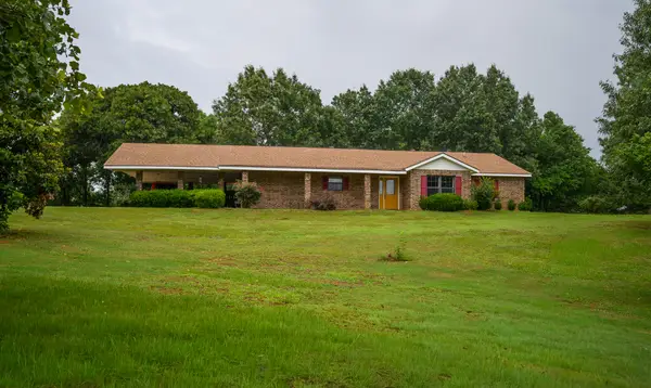 106 Ashton Place, De Queen, AR 71832