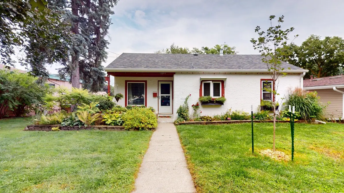 1044 Maple Dr, Mason City, IA 50401 - #1