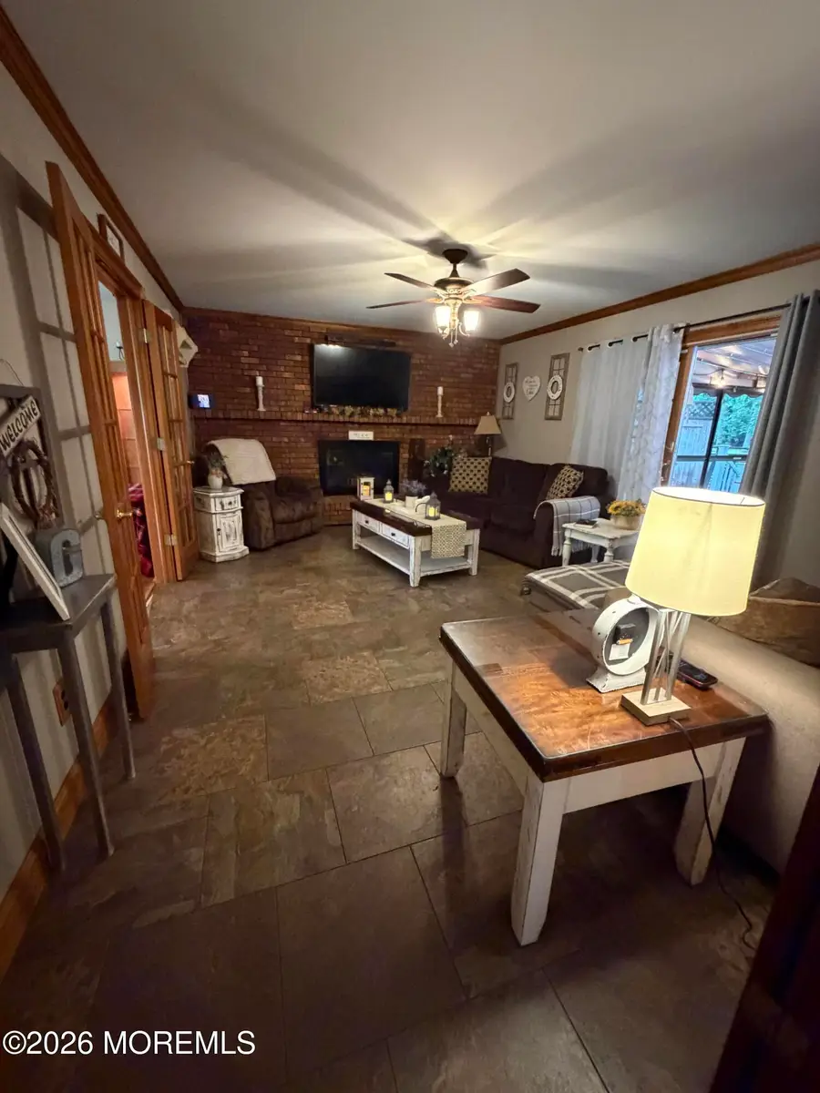 21 Howe Lane, Freehold, NJ 07728 - #3