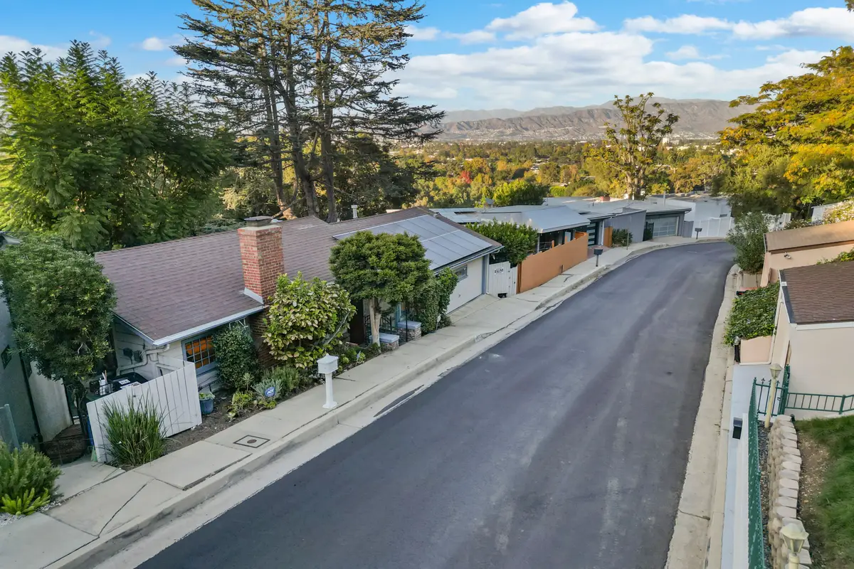 11579 Sunshine Terrace, Studio City, CA 91604 - Image #1