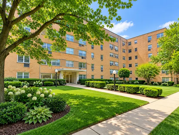 6161 N Hoyne Avenue , 108, Chicago, IL 60659