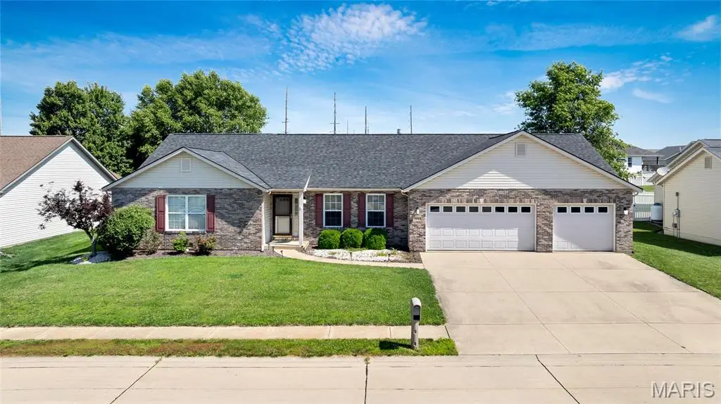 1041 W Fallen Lake Drive, Waterloo, IL 62298 - #1