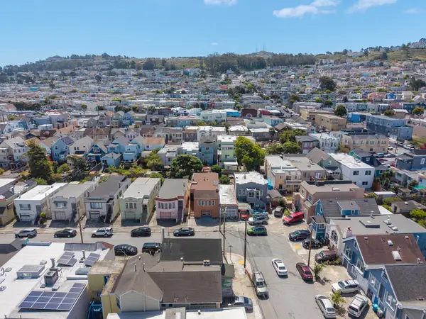 2273 Cayuga Avenue, San Francisco, CA 94112