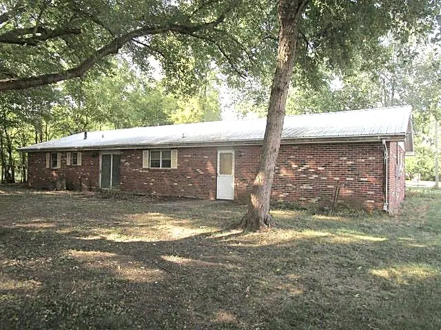 521 N West Avenue, Mason City, IL 62664 - #2