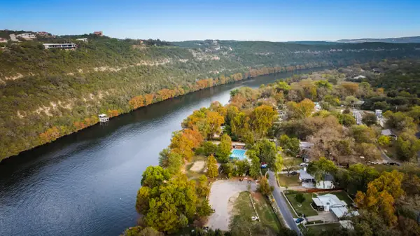 2703 De Soto Dr, Austin, TX 78733