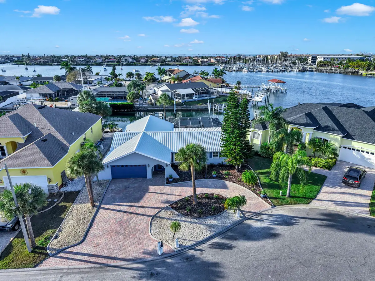 6344 Cottonwood Ln, Apollo Beach, FL 33572 - #1