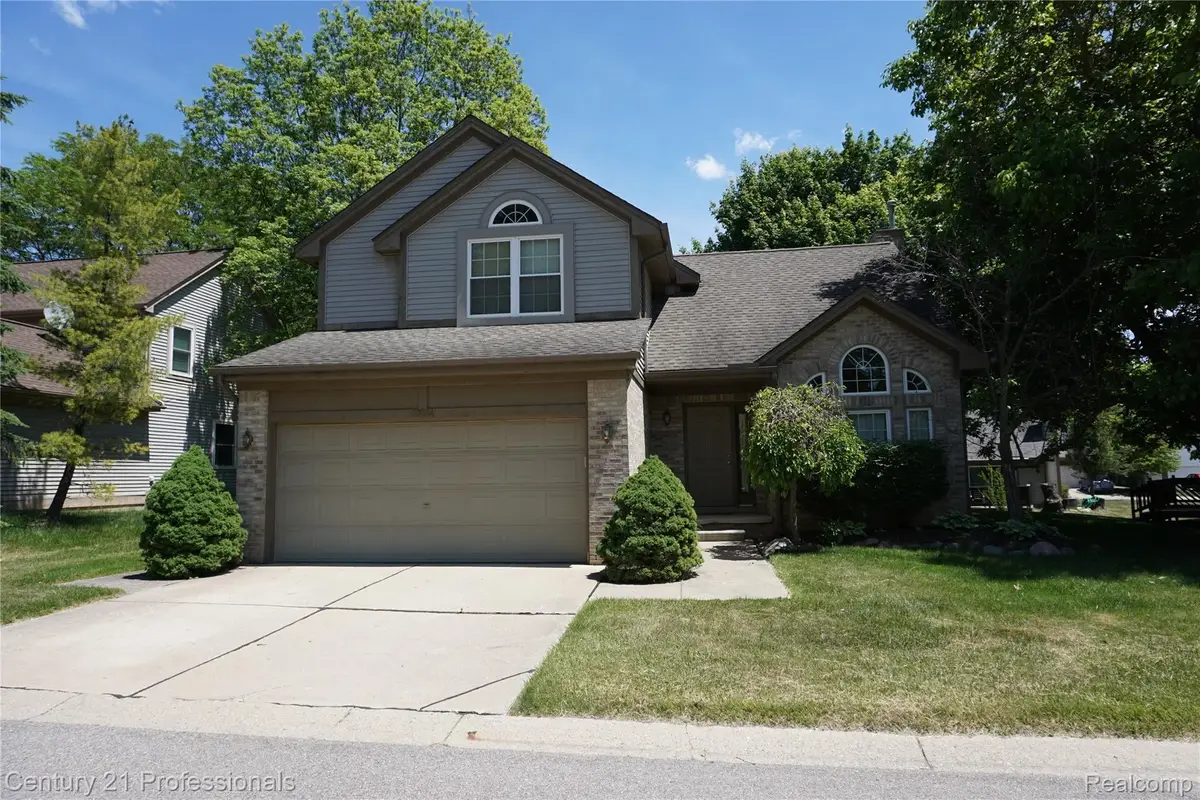 23244 Potomac Circle, Farmington, MI 48335 - #1