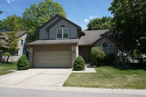 23244 Potomac Circle, Farmington, MI 48335