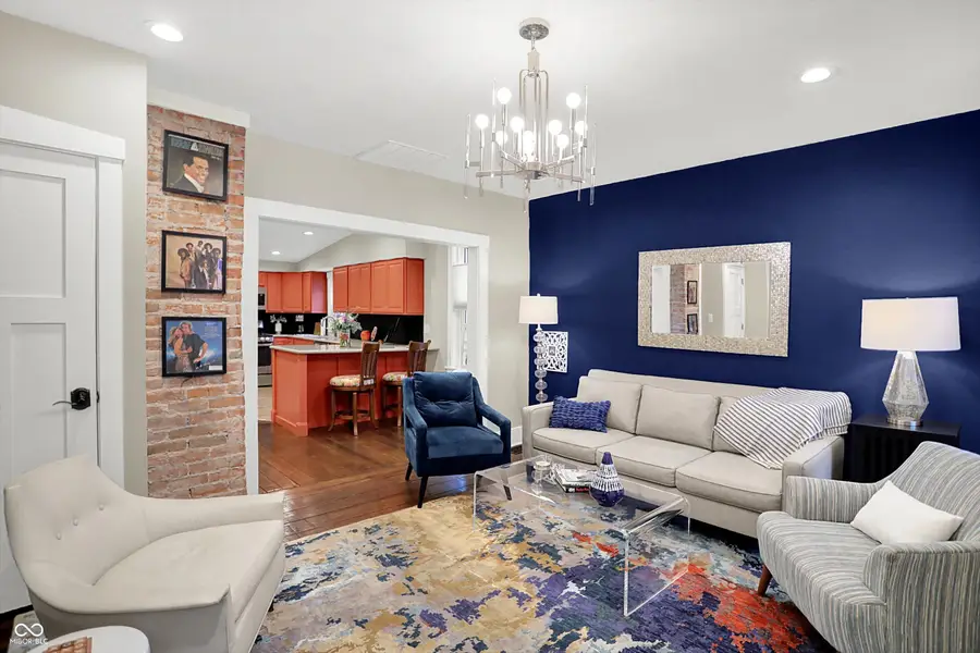 140 N Main Street, Zionsville, IN 46077 - #3