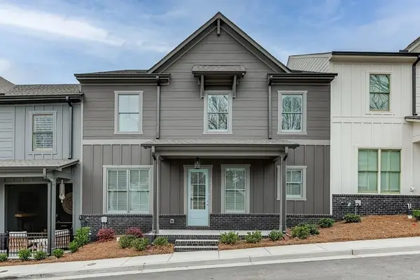 5611 Pine Street, Flowery Branch, GA 30542