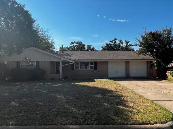 605 Patricia Road, Hurst, TX 76053