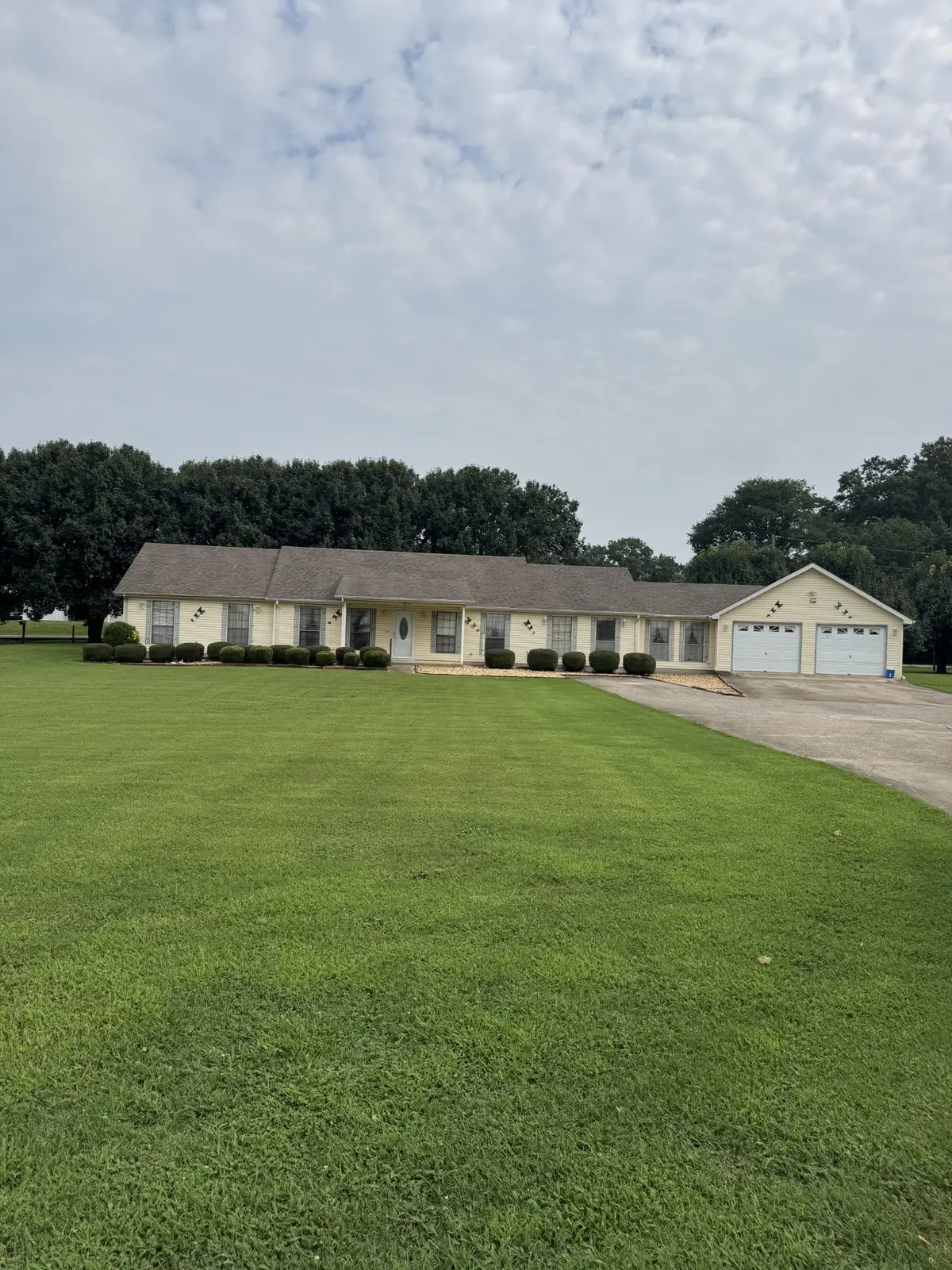 6527 2nd St, Muscle Shoals, AL 35661 - #1