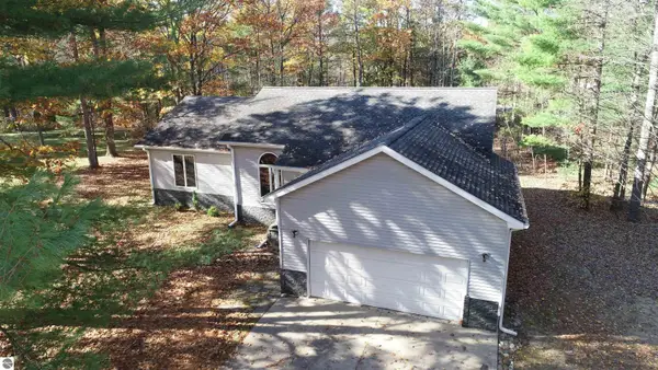 1965 Bunker Drive Ne, Kalkaska, MI 49646