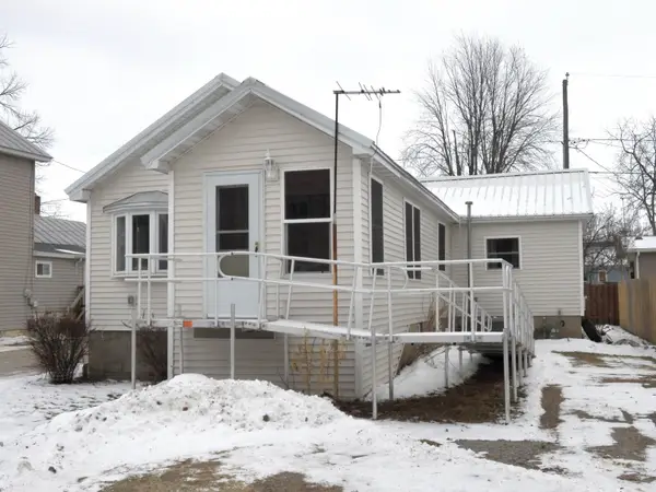 506 Park Avenue, OCONTO, WI 54153-1613
