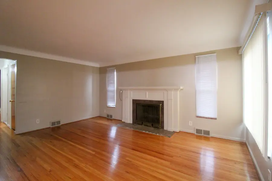 7907 W Morrow Circle, Dearborn, MI 48126 - Image #2