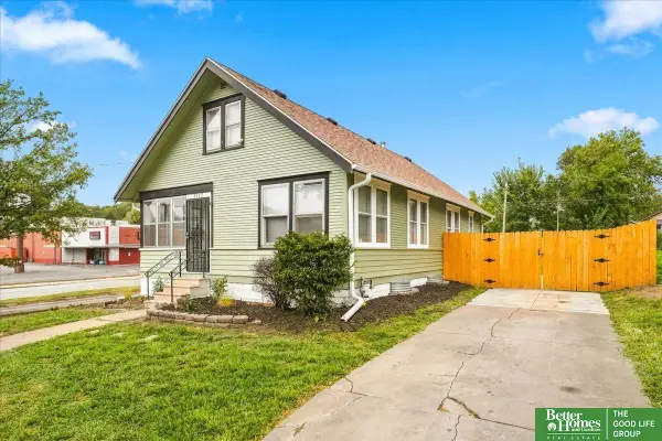 4562 Charles Street, Omaha, NE 68132