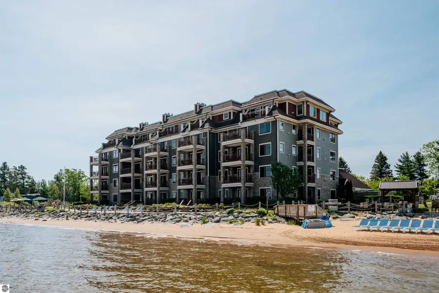 2035 N Us-31 N #2400, Traverse City, MI 49686 - #3
