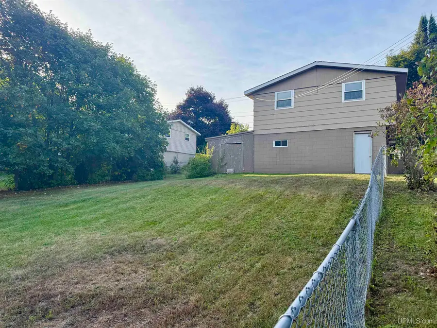 907 Altamont, Marquette, MI 49855 - #2