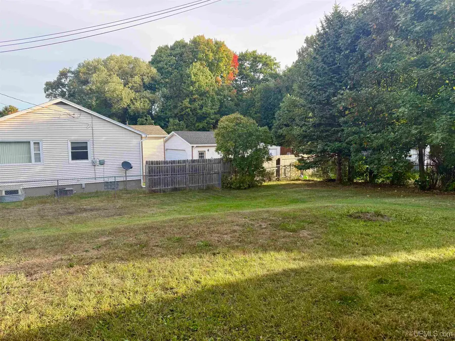907 Altamont, Marquette, MI 49855 - #3