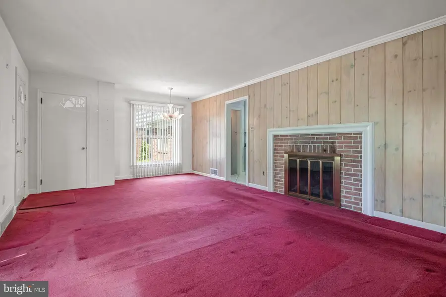 2215 Dixie Dr, York, PA 17402 - #3