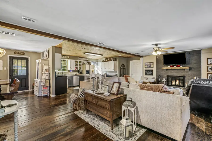 204 Southridge Street, Edgewood, TX 75117 - Image #3