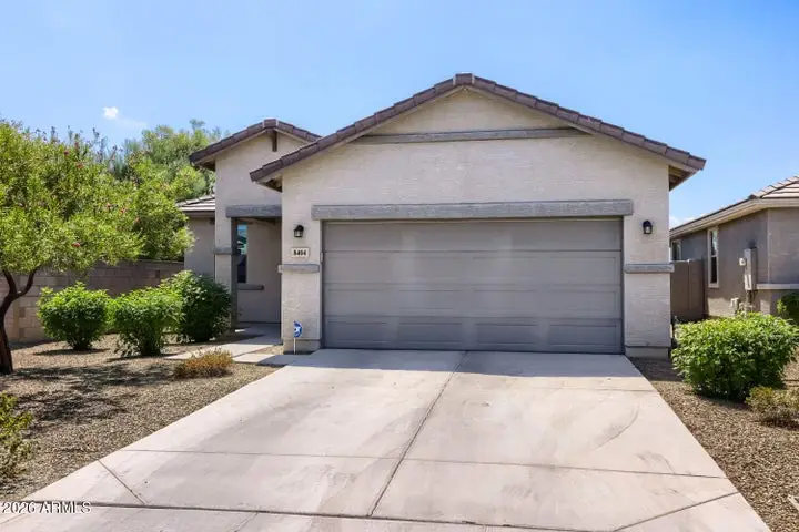 8404 N 62nd Dr, Glendale, AZ 85302 - #1