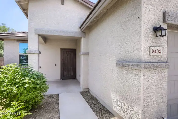 8404 N 62nd Dr, Glendale, AZ 85302 - #2