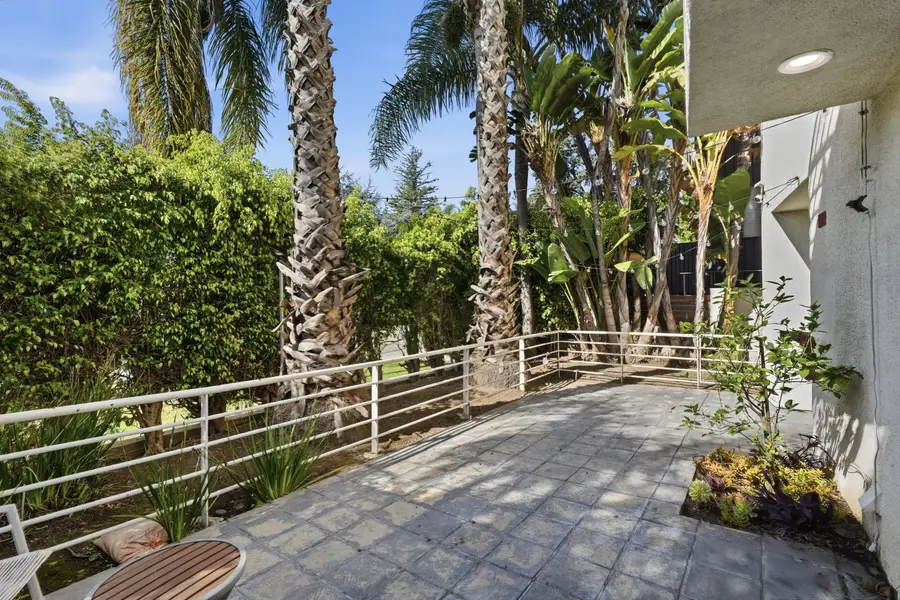 943 14th Street #101, Santa Monica, CA 90403 - #3
