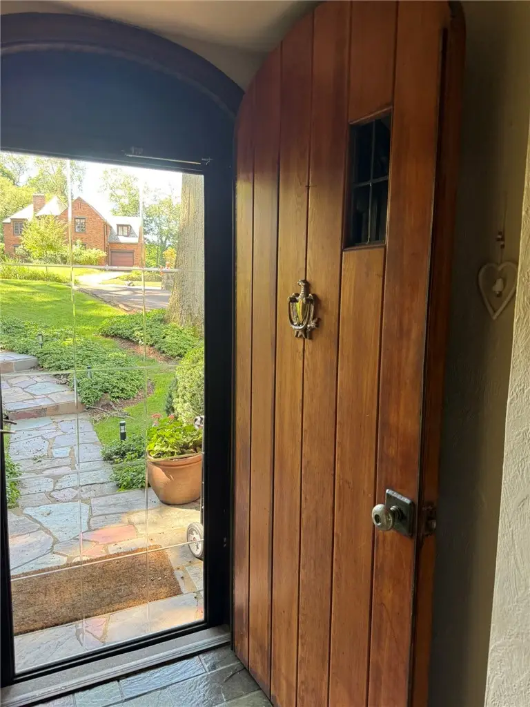 1080 Woodberry Rd, New Kensington, PA 15068 - #3