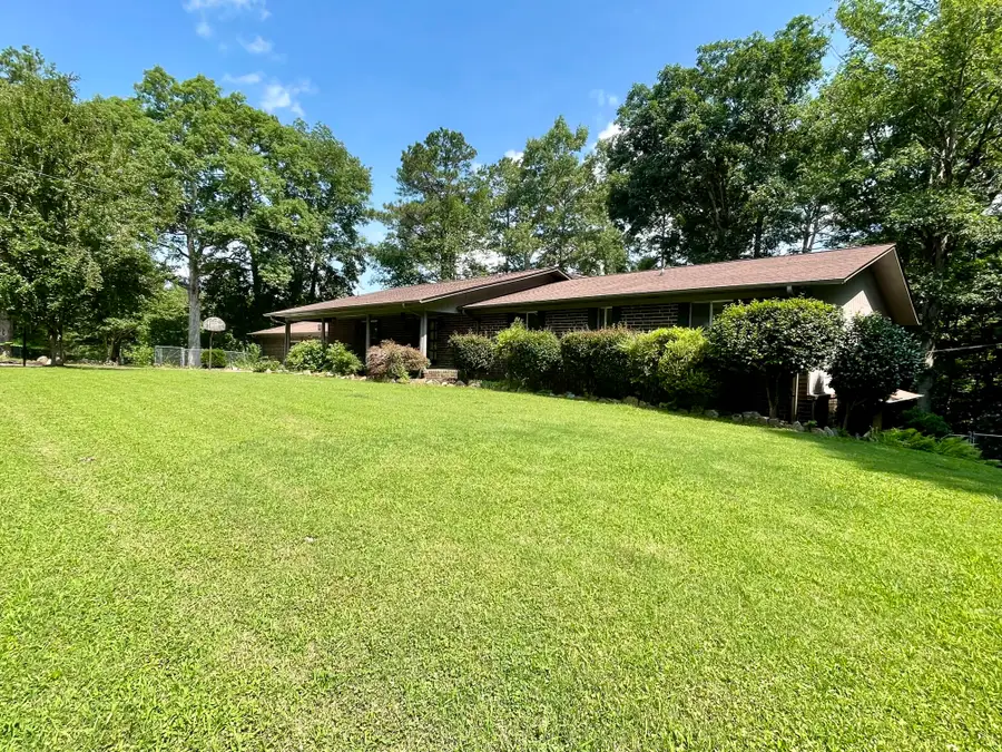 906 Scenic Dr, Cullman, AL 35055 - #3