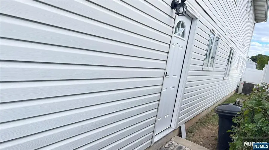 41 Hillcrest Avenue, Lodi, NJ 07644 - Image #3