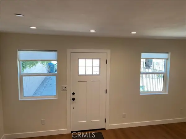 2442 Queensberry Rd, Pasadena, CA 91104