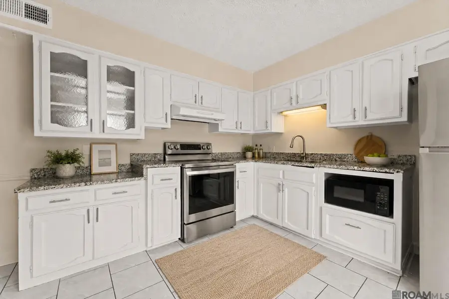 12036 Coursey Boulevard, Baton Rouge, LA 70816 - #2