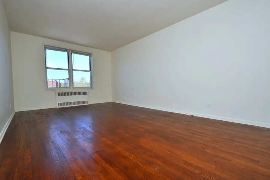 501 Riverdale Avenue #6L, Yonkers, NY 10705 - Image #2