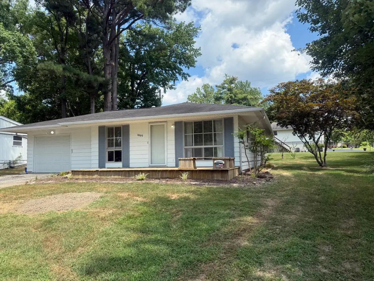 1007 W Willow Street, Carbondale, IL 62901 - Image #1