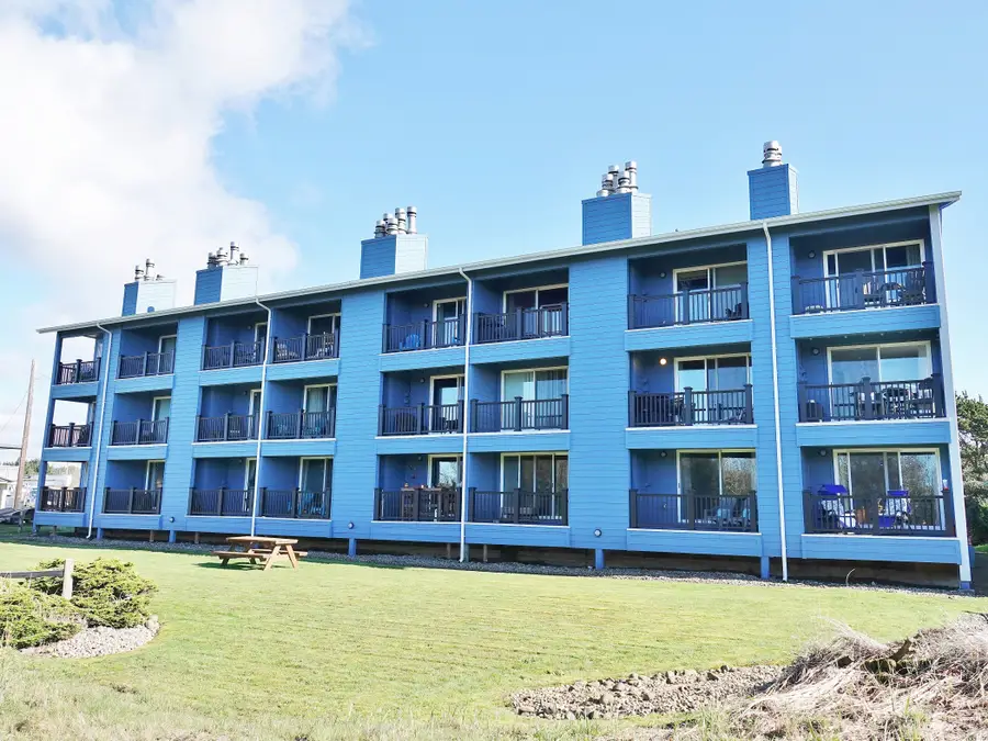 835 Ocean Shores Boulevard Nw #206, Ocean Shores, WA 98569 - #3