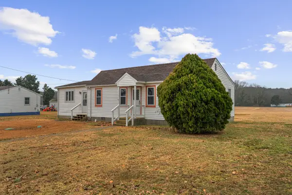 29284 Hopeland Rd, BLOXOM, VA 23308