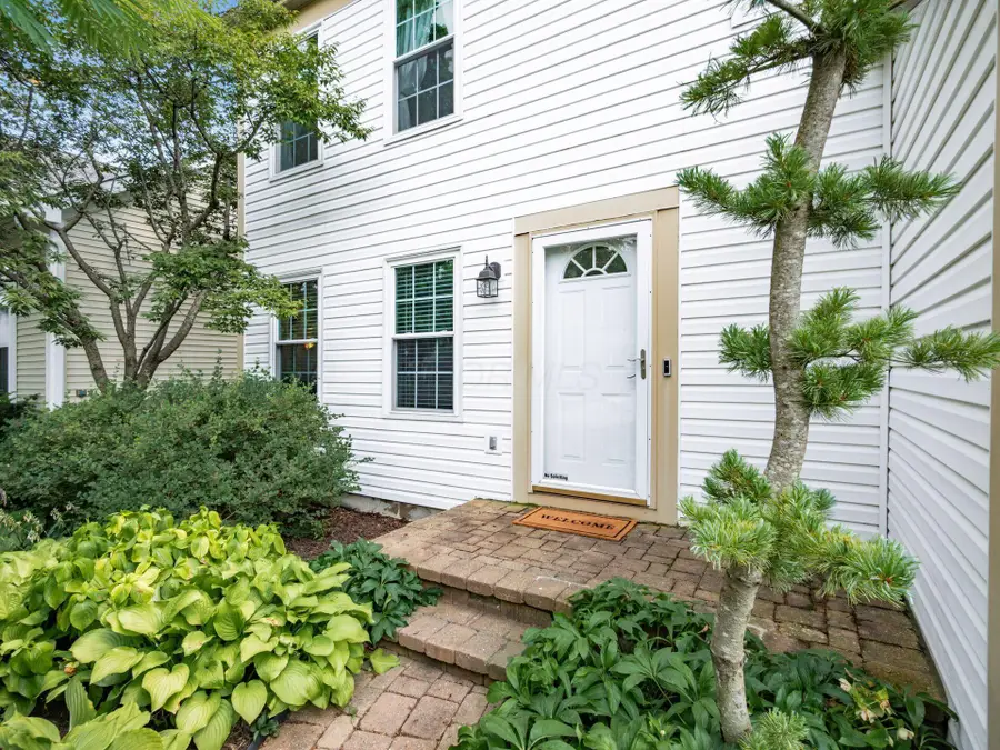 3469 Rosburg Drive, Columbus, OH 43228 - #2