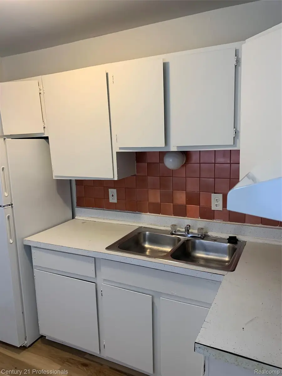 1020 Goddard Road #38, Lincoln Park, MI 48146 - #3