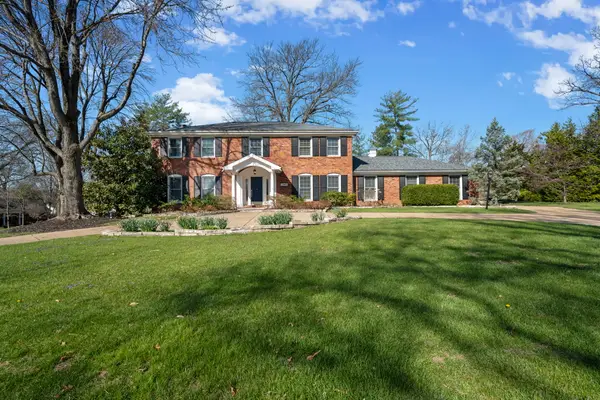 1855 Ironstone Road, Des Peres, MO 63131