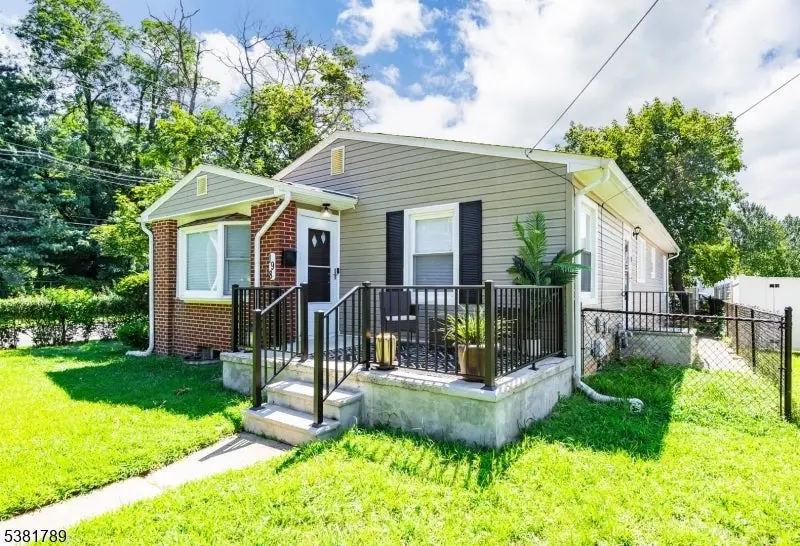 198 Berkeley Ter, Plainfield, NJ 07062 - Image #1