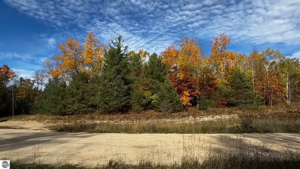 6180 N Greenway, Frederic, MI 49733